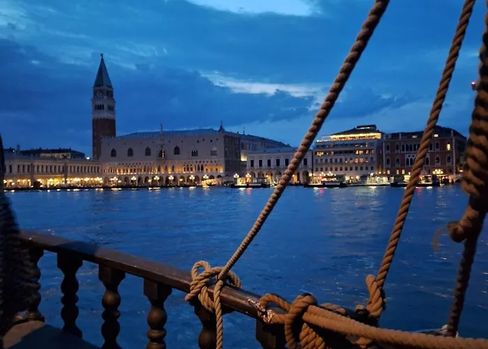 Ca Bibi, Close The Grand Canal Casa de hóspedes *